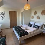 Guest house Wilczy Zaulek 3*